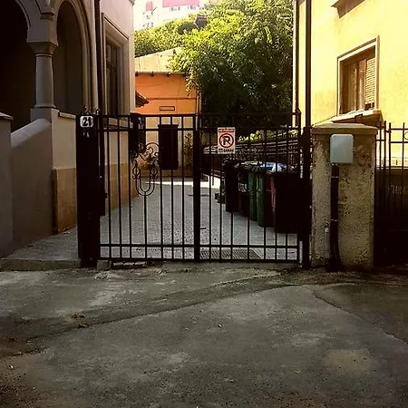 Mpoint Bed & Breakfast